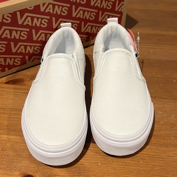 NIB White Vans - Picture 2 of 6